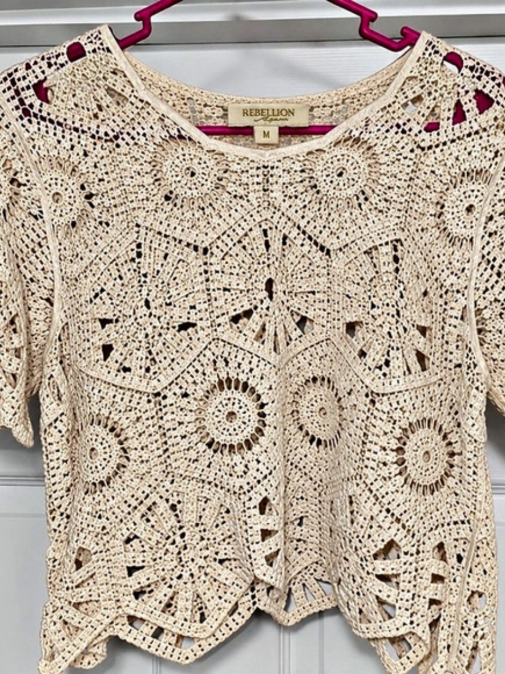 Rebellion Crochet Crop Top Tunic in Cream Size Medium Like New